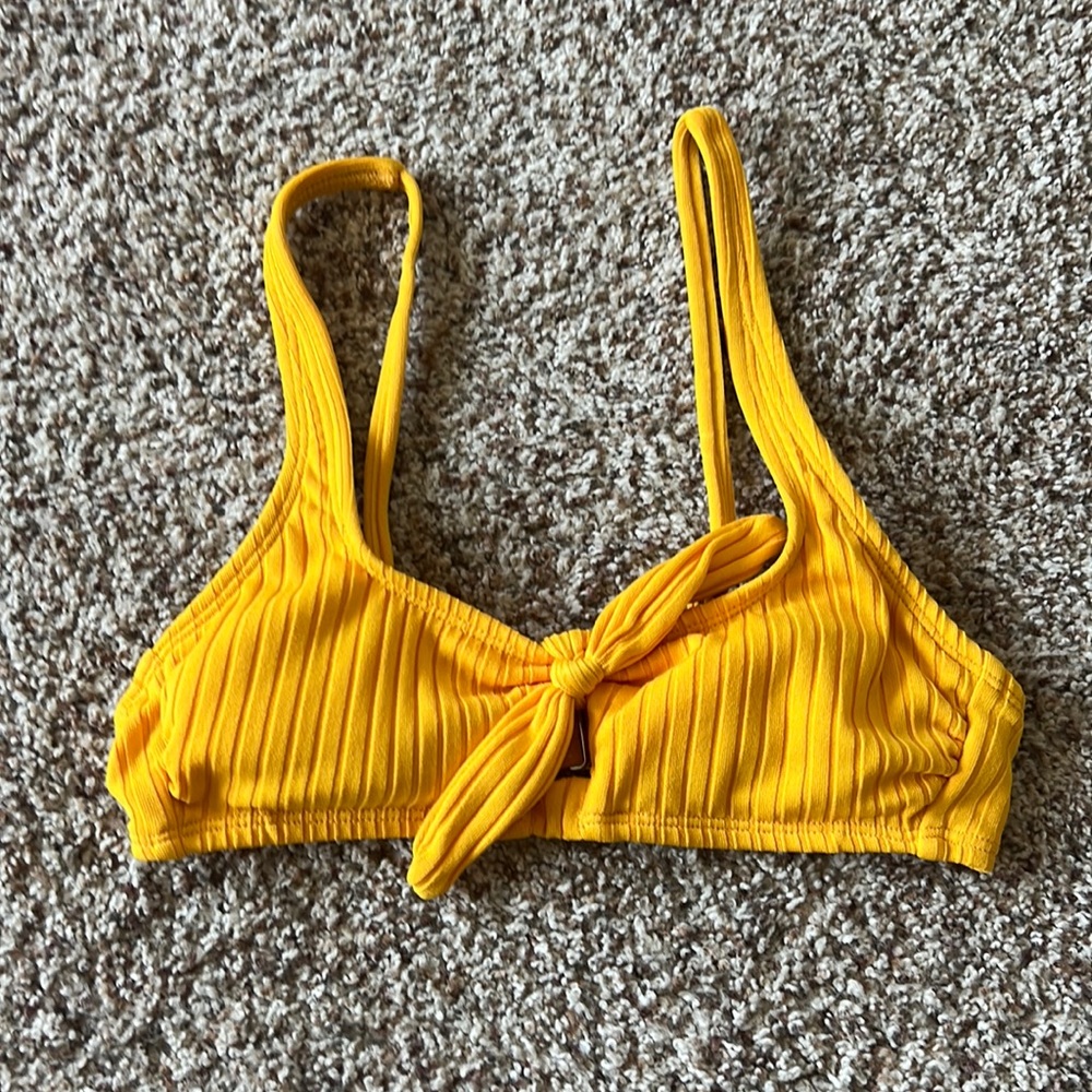 NWOT ribbed yellow bikini top